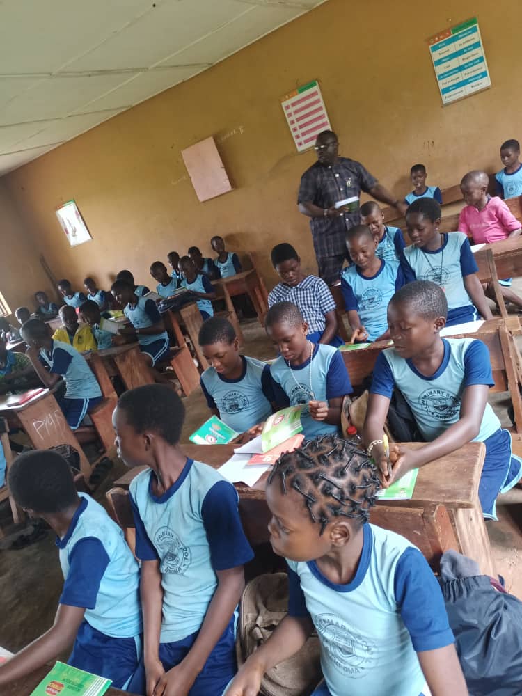 Donation of books to primary schools in Esanland